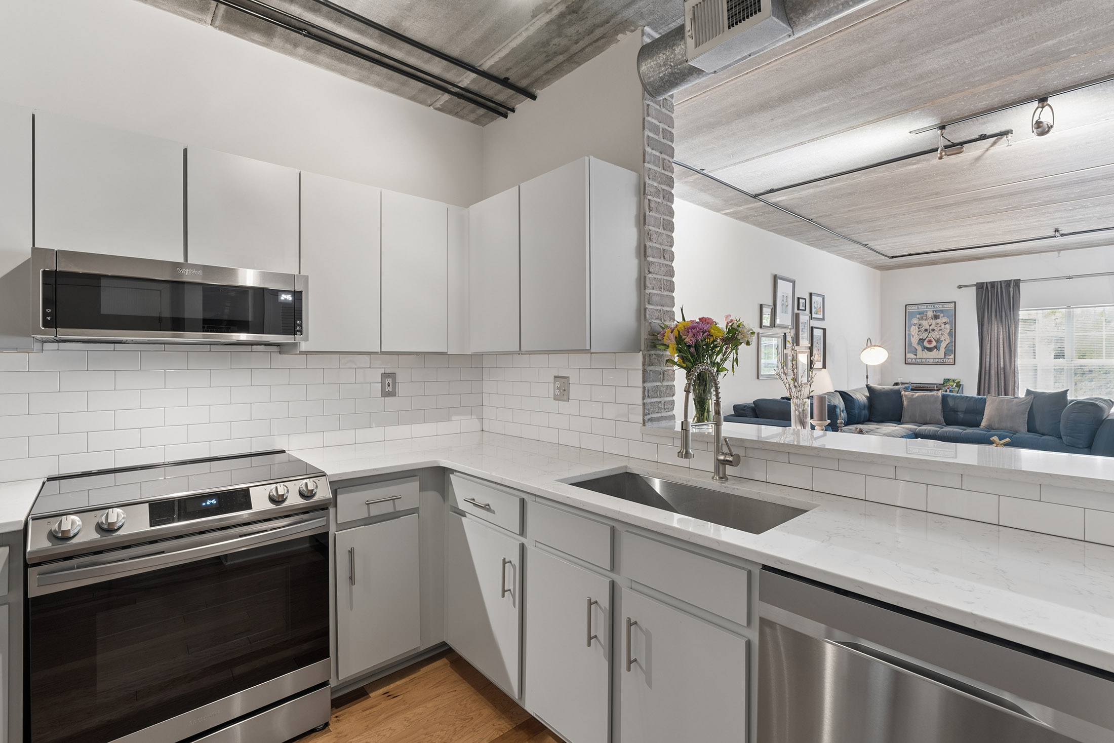  Spacious Heart-of-Midtown Condo - 物件實景