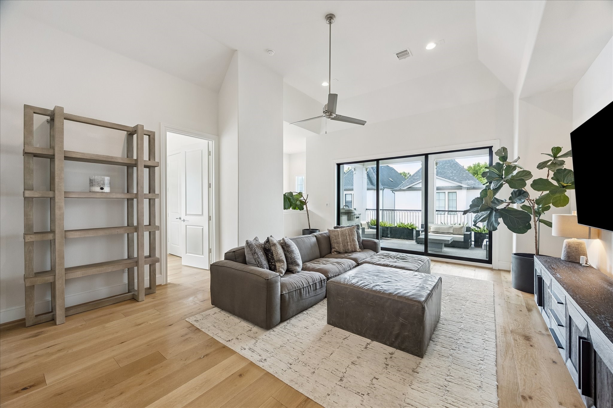  6108 Nicholas Grove Place - 物件實景