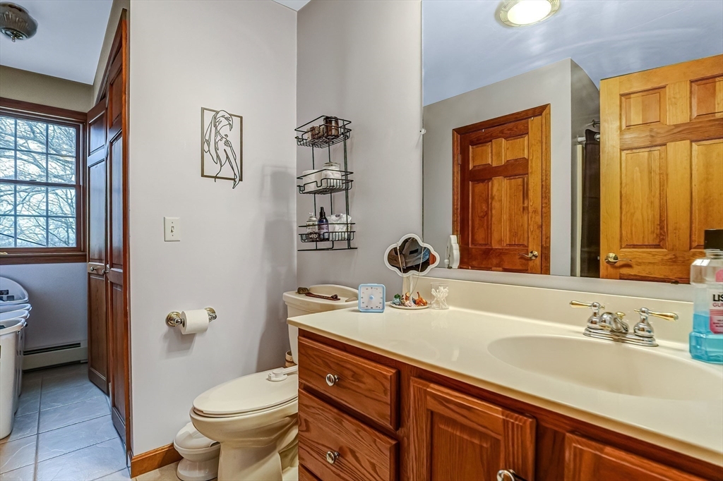 Southbridge, Massachusetts, 01550, United States, 3 Bedrooms Bedrooms, ,3 BathroomsBathrooms,Residential,For Sale,1930417