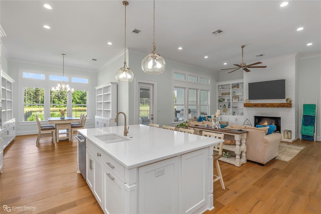 Frierson, Louisiana, 71027, United States, 5 Bedrooms Bedrooms, ,4 BathroomsBathrooms,Residential,For Sale,1827037