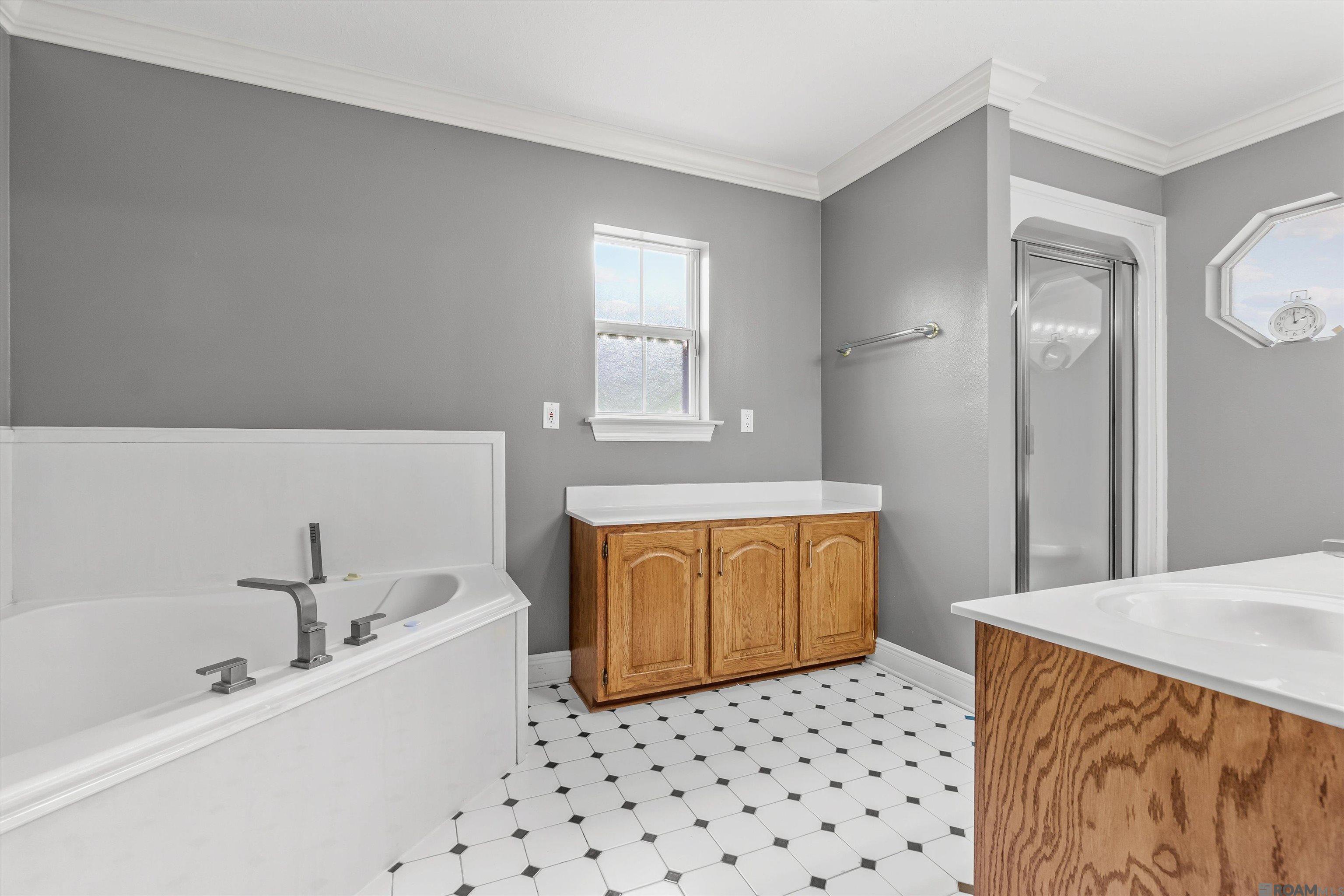 Gonzales, Louisiana, 70737, United States, 4 Bedrooms Bedrooms, ,3 BathroomsBathrooms,Residential,For Sale,1920960