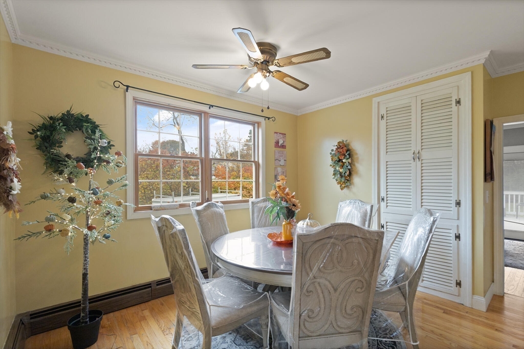 Salem, Massachusetts, 01970, United States, 3 Bedrooms Bedrooms, ,1 BathroomBathrooms,Residential,For Sale,1988229