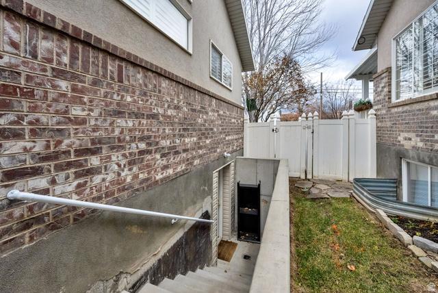 Murray, Utah, 84107, United States, 5 Bedrooms Bedrooms, ,4 BathroomsBathrooms,Residential,For Sale,2002445