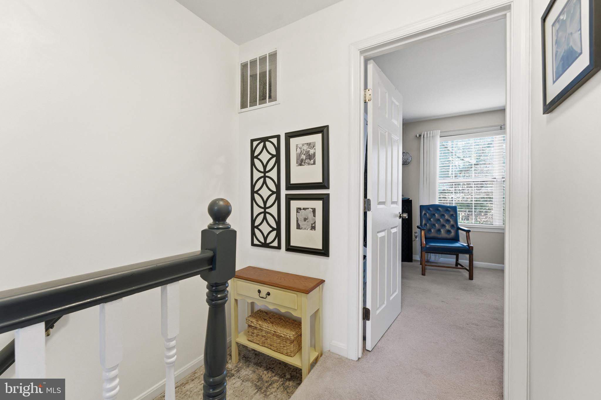 Clifton, Virginia, 20124, United States, 2 Bedrooms Bedrooms, ,3 BathroomsBathrooms,Residential,For Sale,2001572