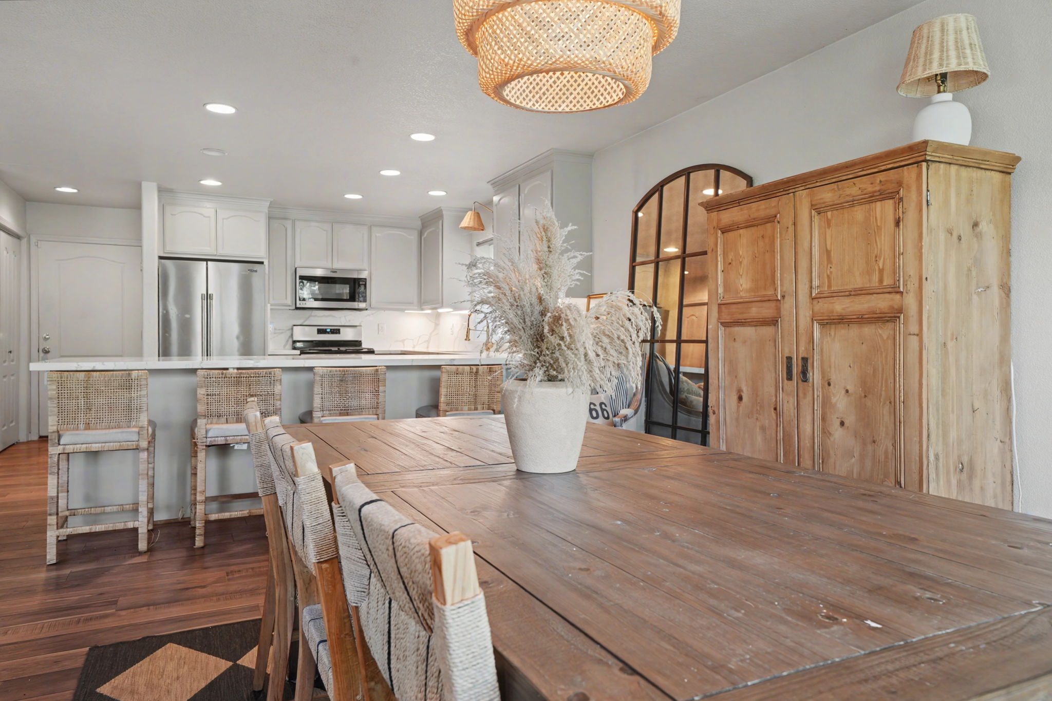  Quiet Cul-de-Sac Living with Views, Modern Updates - 物件實景