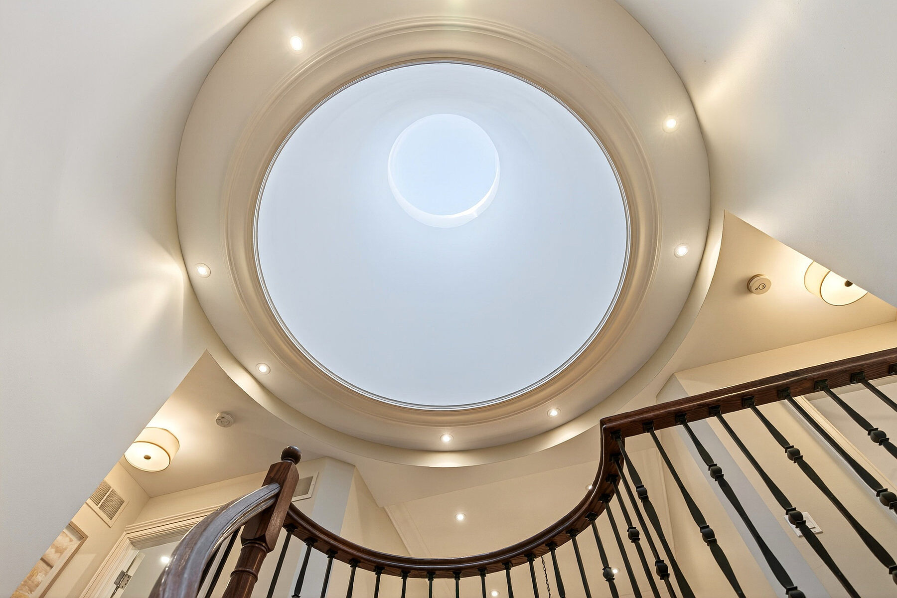  Beautifully Designed Home - 物件實景