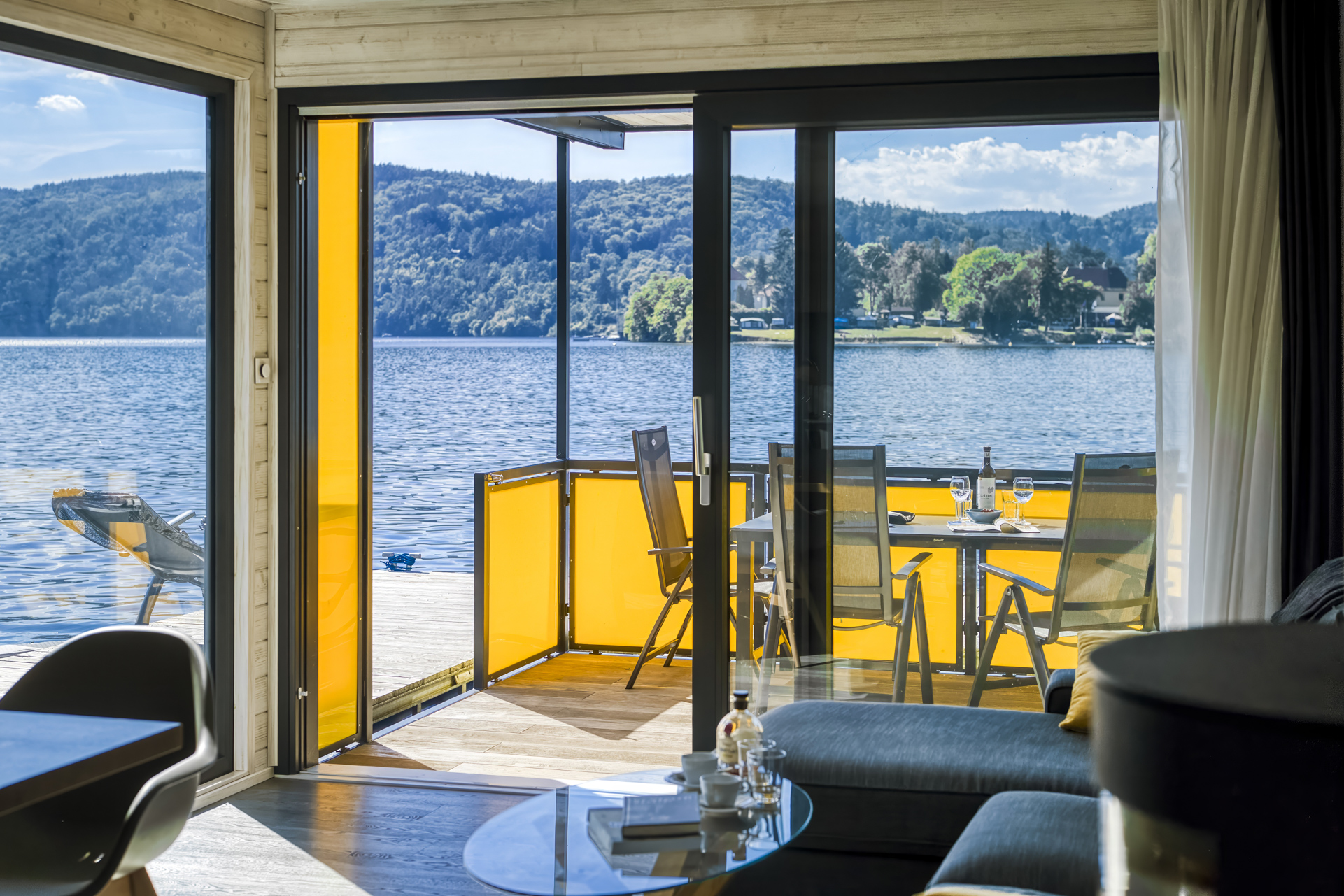  2-bedroom Houseboat - 物件實景
