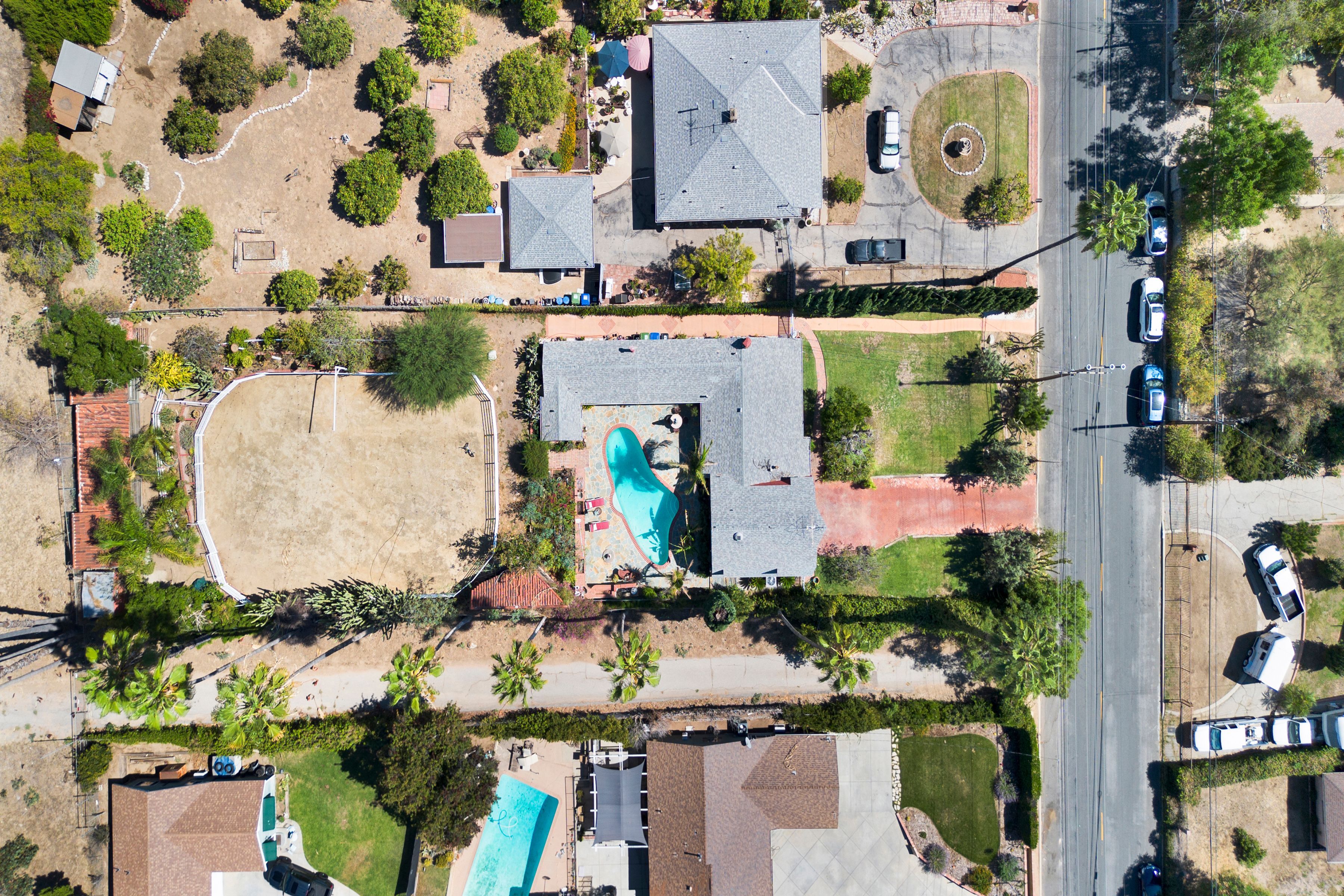  9701 La Canada Way - 物件實景