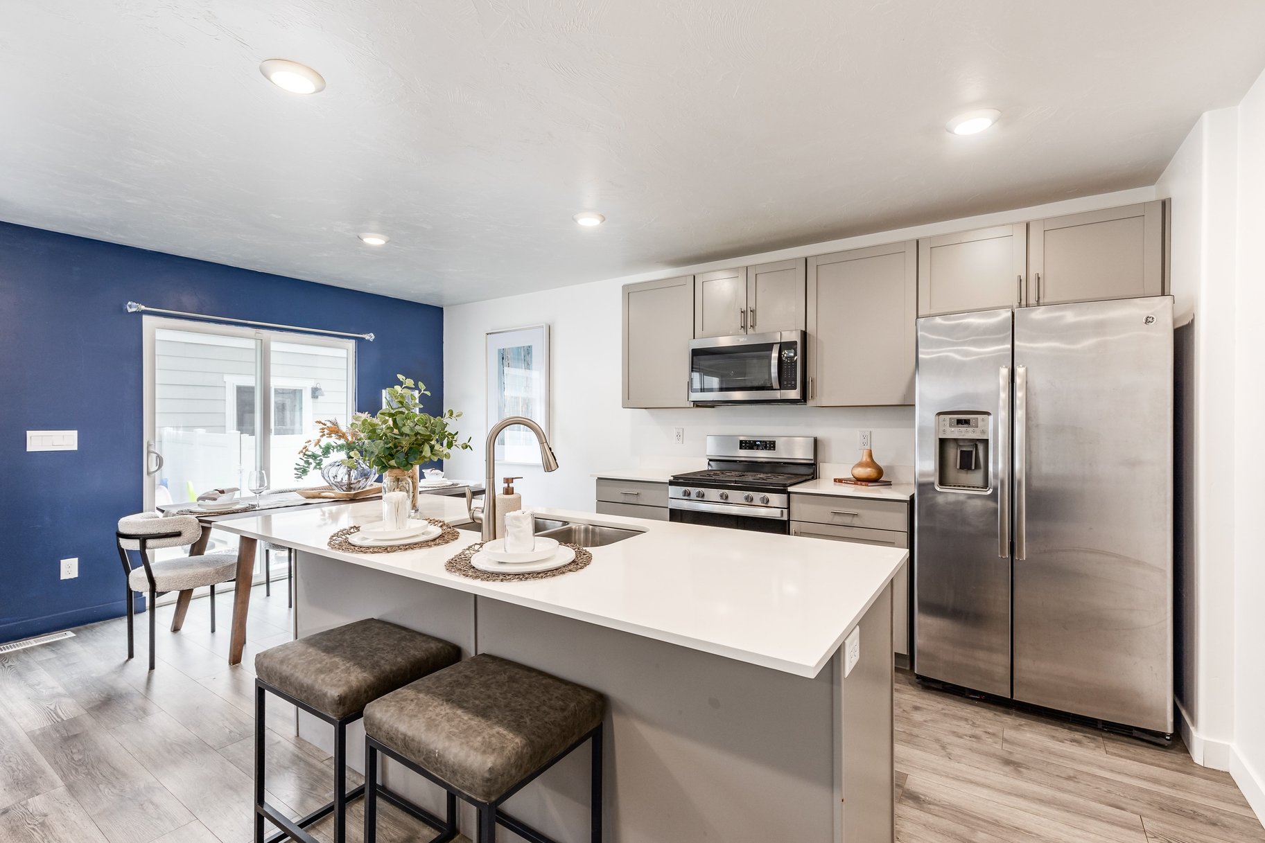  Move-In Ready  Appliances Included  Walk-In Closets in Every Bedroom - 物件實景