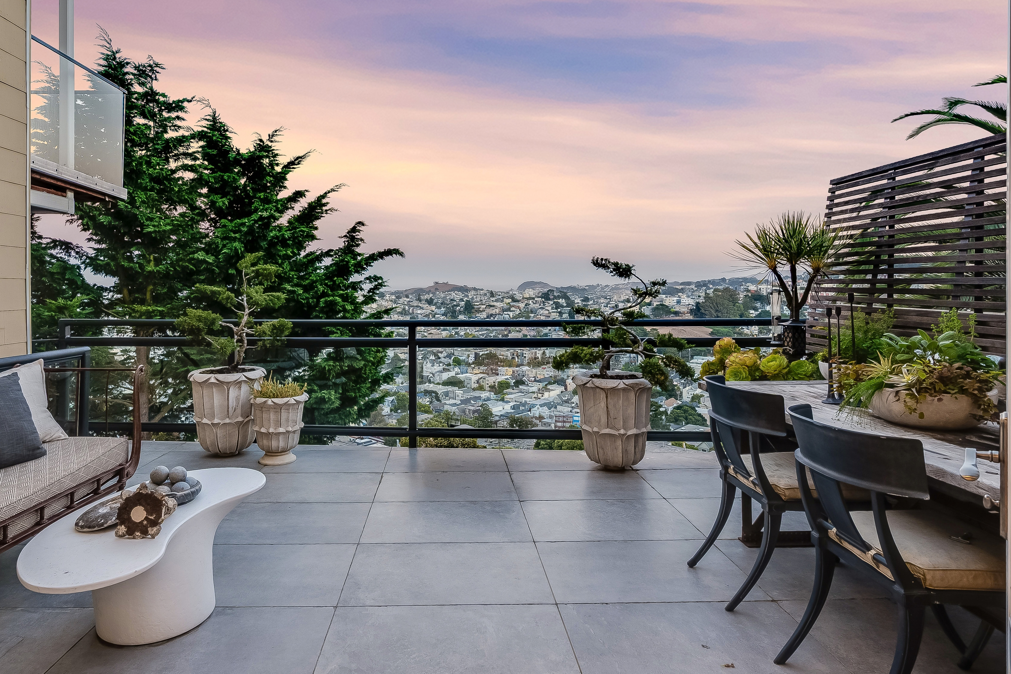  Craftsman Jewel With Sweeping Views - 物件實景