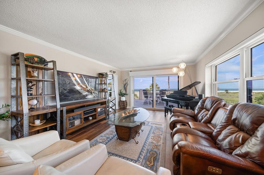 Clearwater Beach, Florida, 33767, United States, 2 Bedrooms Bedrooms, ,2 BathroomsBathrooms,Residential,For Sale,1912090