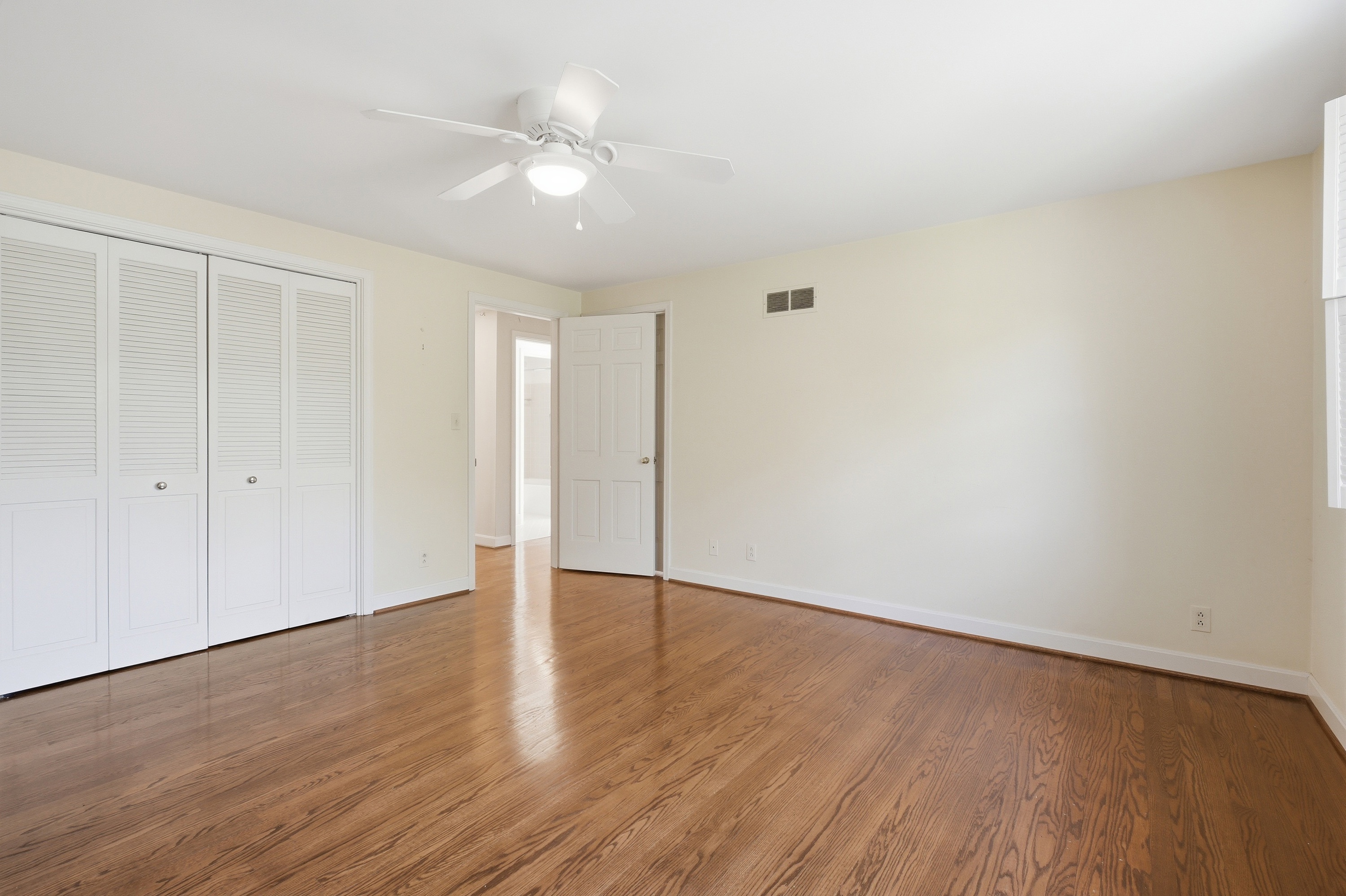 12000 Hazelwood Road, Anchorage, KY 40223 - 物件實景