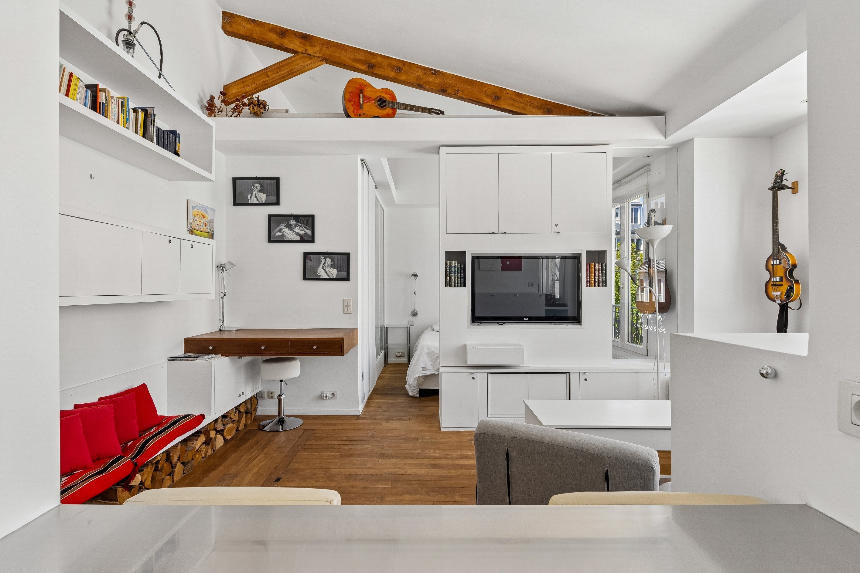  Paris XVIII — Bright top-floor apartment in the Abbesses area, with open views … - 物件實景