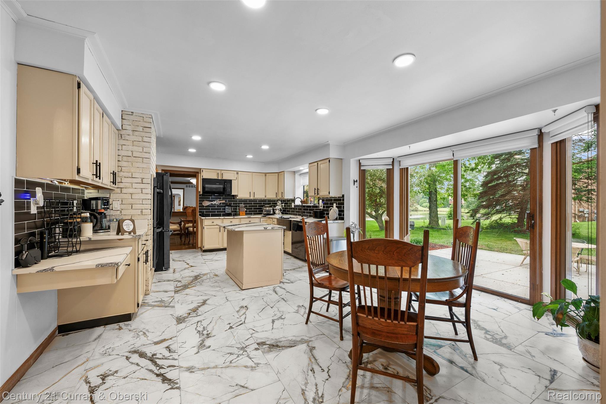 Farmington Hills, Michigan, 48331, United States, 4 Bedrooms Bedrooms, ,3 BathroomsBathrooms,Residential,For Sale,1873526