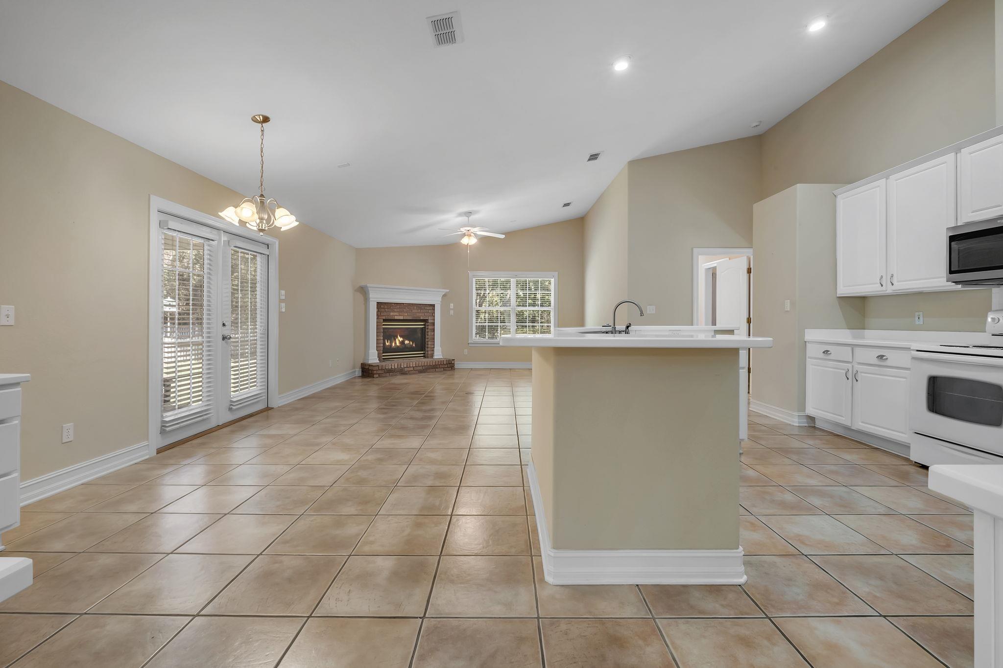 Tallahassee, Florida, 32312, United States, 4 Bedrooms Bedrooms, ,3 BathroomsBathrooms,Residential,For Sale,1966358