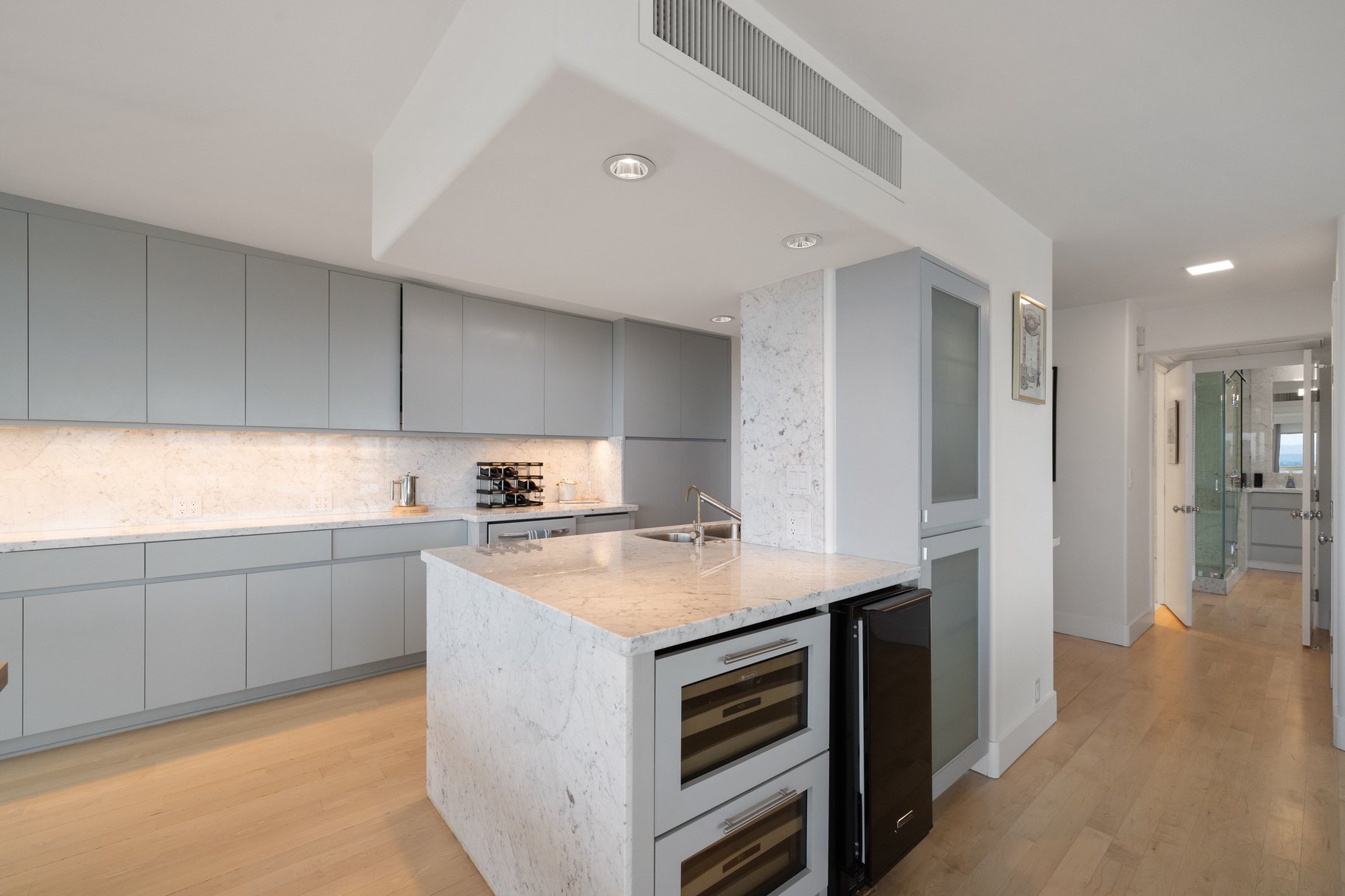  Chic Downtown Condo with Mountain & River Views - 物件實景