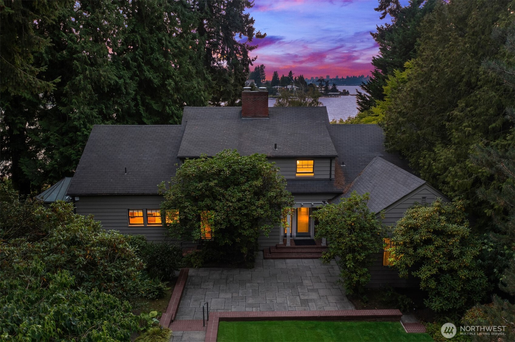 Hunts Point, Washington, 98004, United States, 5 Bedrooms Bedrooms, ,3 BathroomsBathrooms,Residential,For Sale,1865722