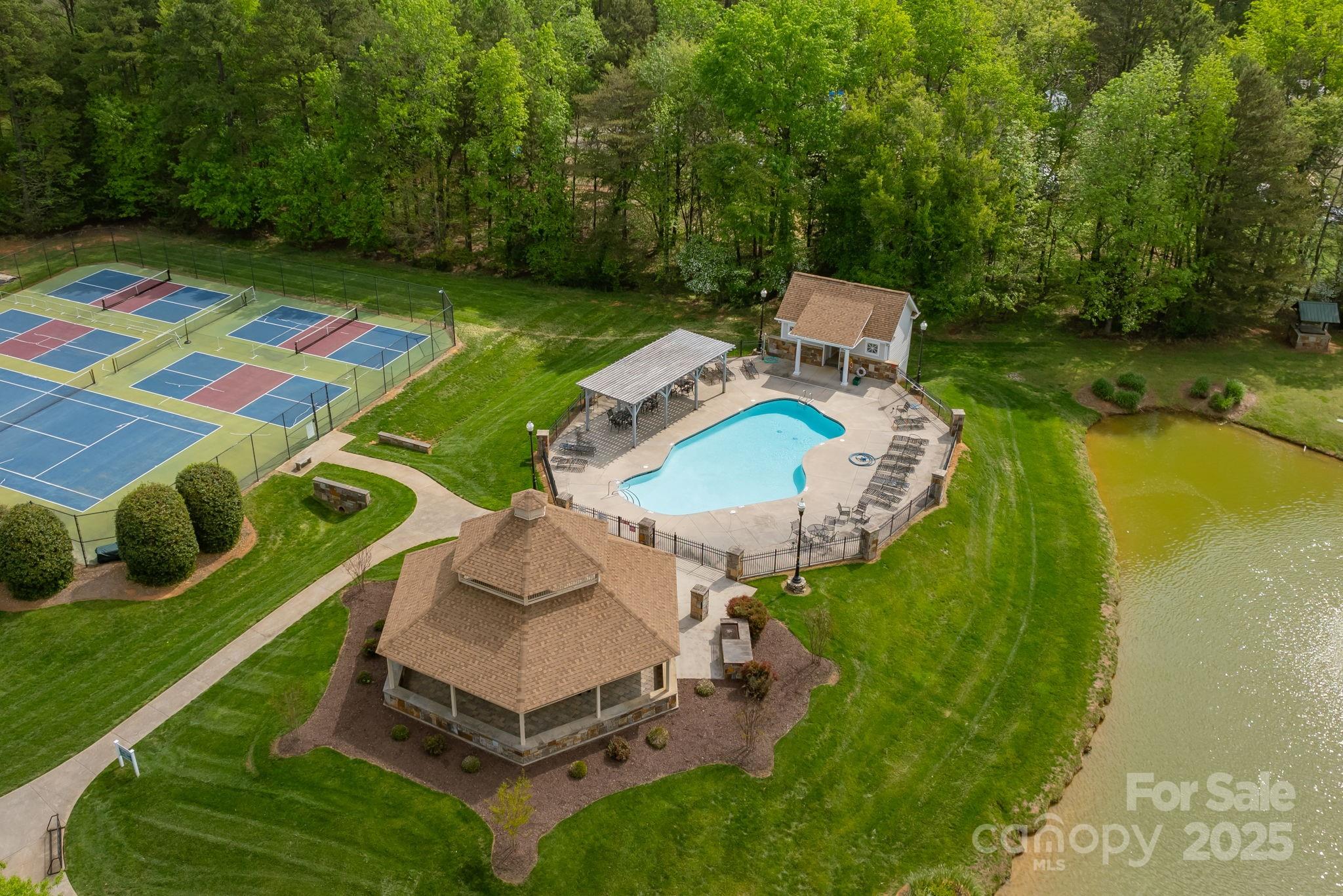 Lexington, North Carolina, 27292, United States, 4 Bedrooms Bedrooms, ,3 BathroomsBathrooms,Residential,For Sale,1847027
