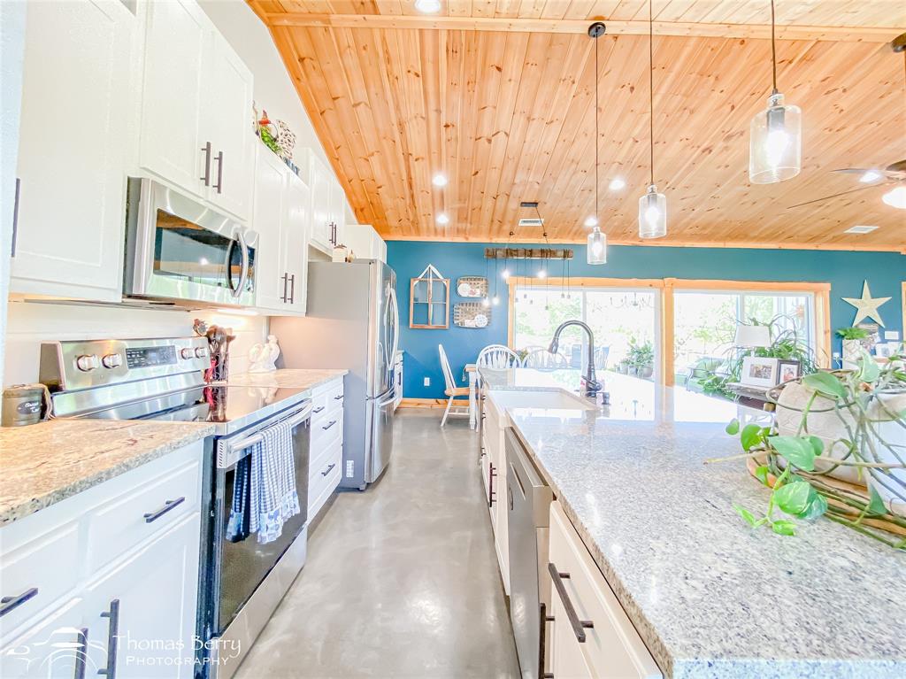 Moran, Texas, 76464, United States, 3 Bedrooms Bedrooms, ,2 BathroomsBathrooms,Residential,For Sale,1857951