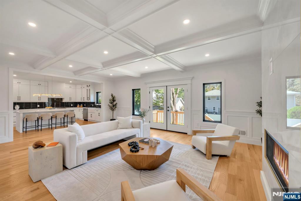 Northvale, New Jersey, 07647, United States, 6 Bedrooms Bedrooms, ,6 BathroomsBathrooms,Residential,For Sale,2003296