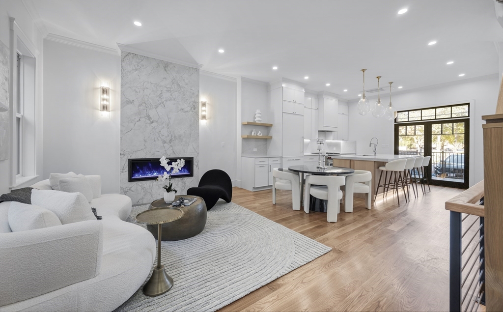 Boston, Massachusetts, 02118, United States, 4 Bedrooms Bedrooms, ,5 BathroomsBathrooms,Residential,For Sale,1973917