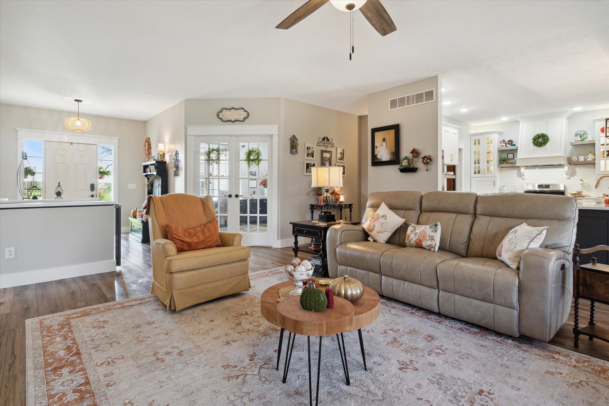 Edwardsburg, Michigan, 49112, United States, 4 Bedrooms Bedrooms, ,4 BathroomsBathrooms,Residential,For Sale,1989598