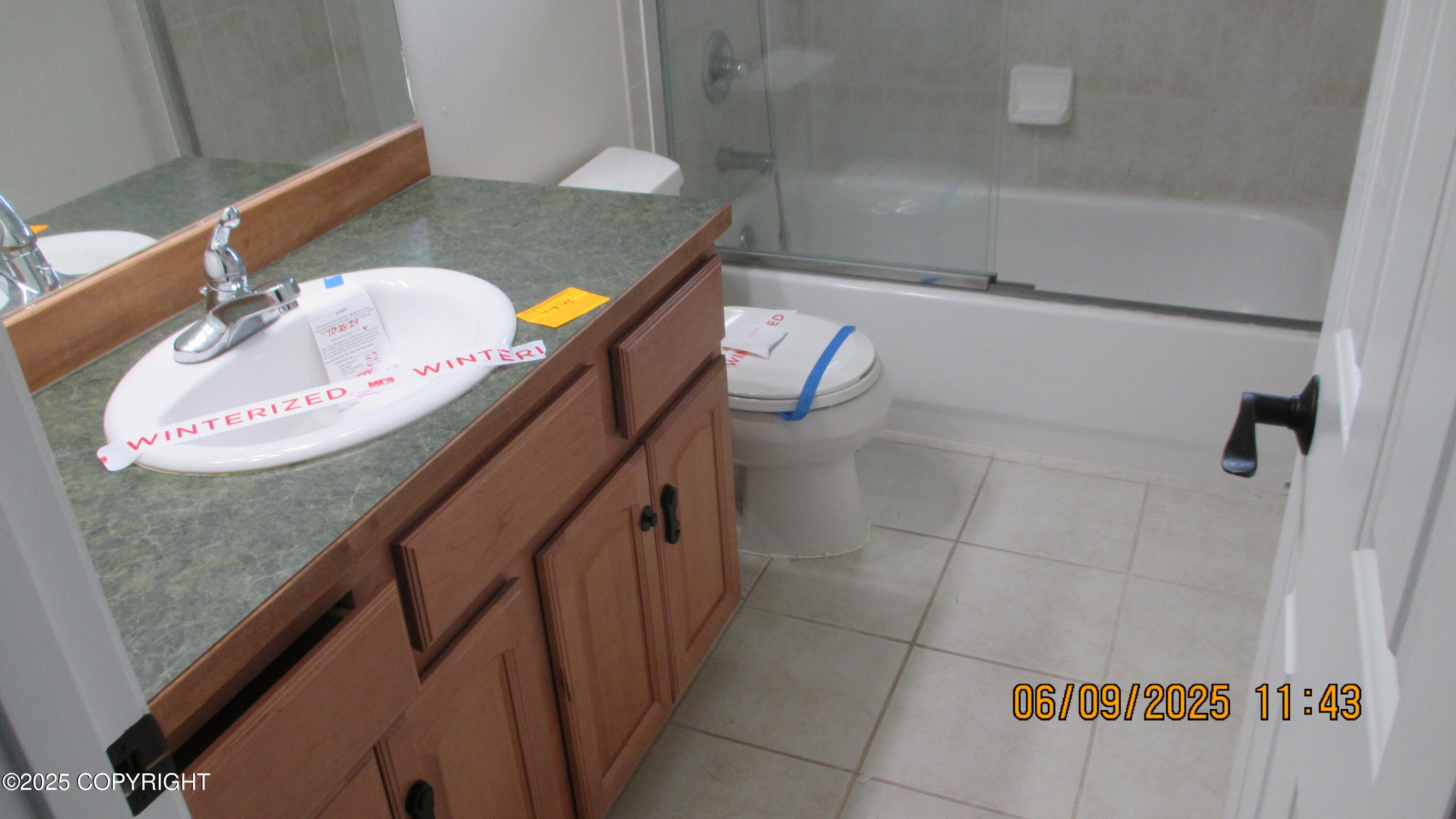 Eagle River, Alaska, 99577, United States, 4 Bedrooms Bedrooms, ,4 BathroomsBathrooms,Residential,For Sale,1981531