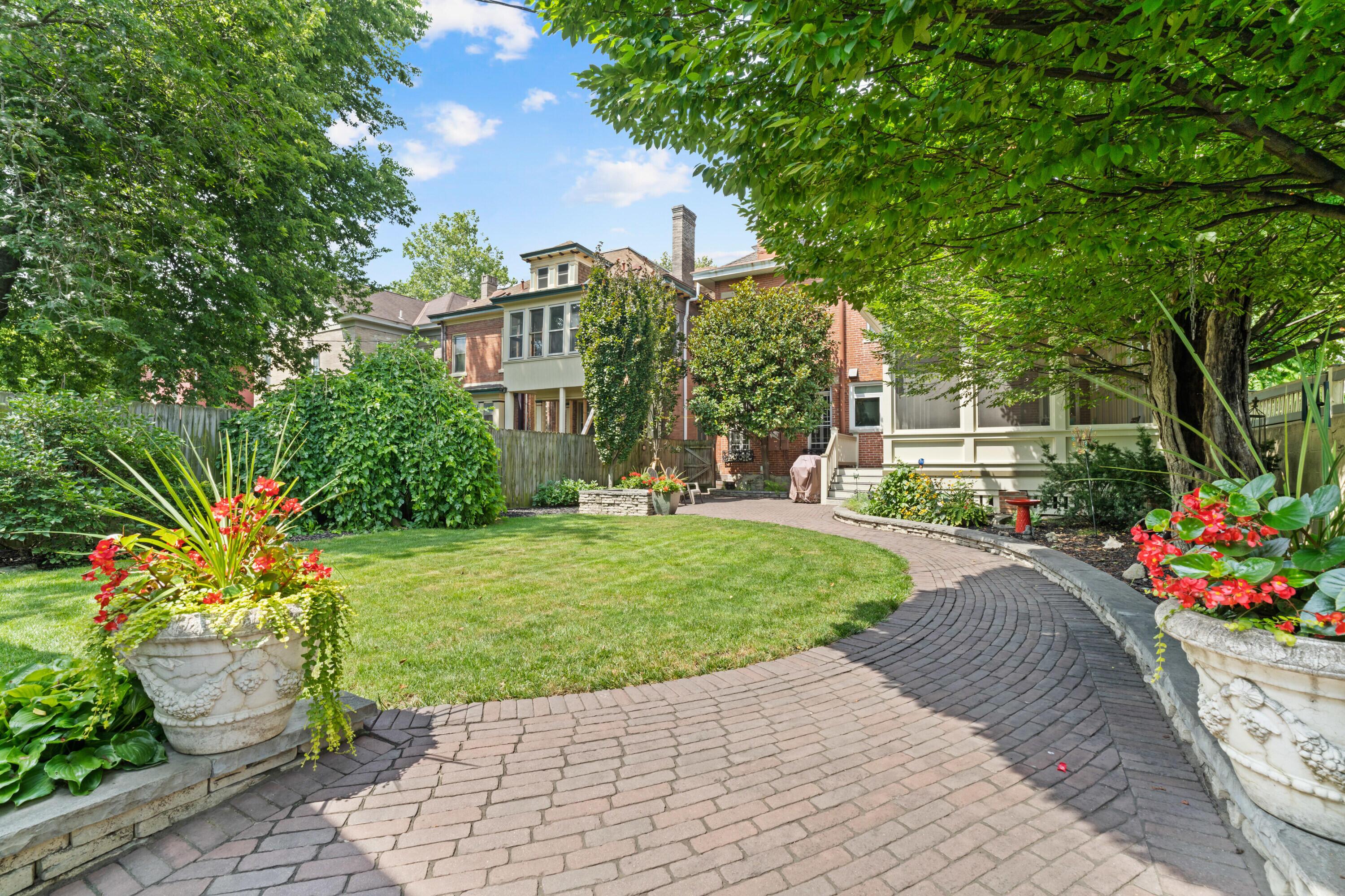 Columbus, Ohio, 43203, United States, 5 Bedrooms Bedrooms, ,4 BathroomsBathrooms,Residential,For Sale,1983824