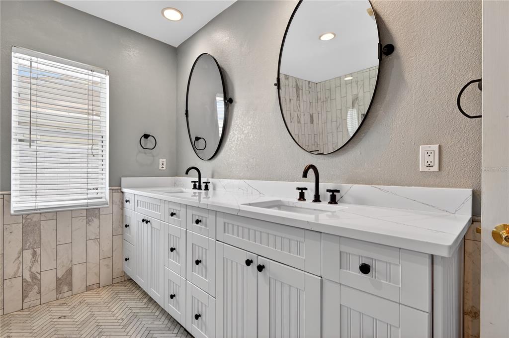 Clearwater Beach, Florida, 33767, United States, 4 Bedrooms Bedrooms, ,3 BathroomsBathrooms,Residential,For Sale,1849731