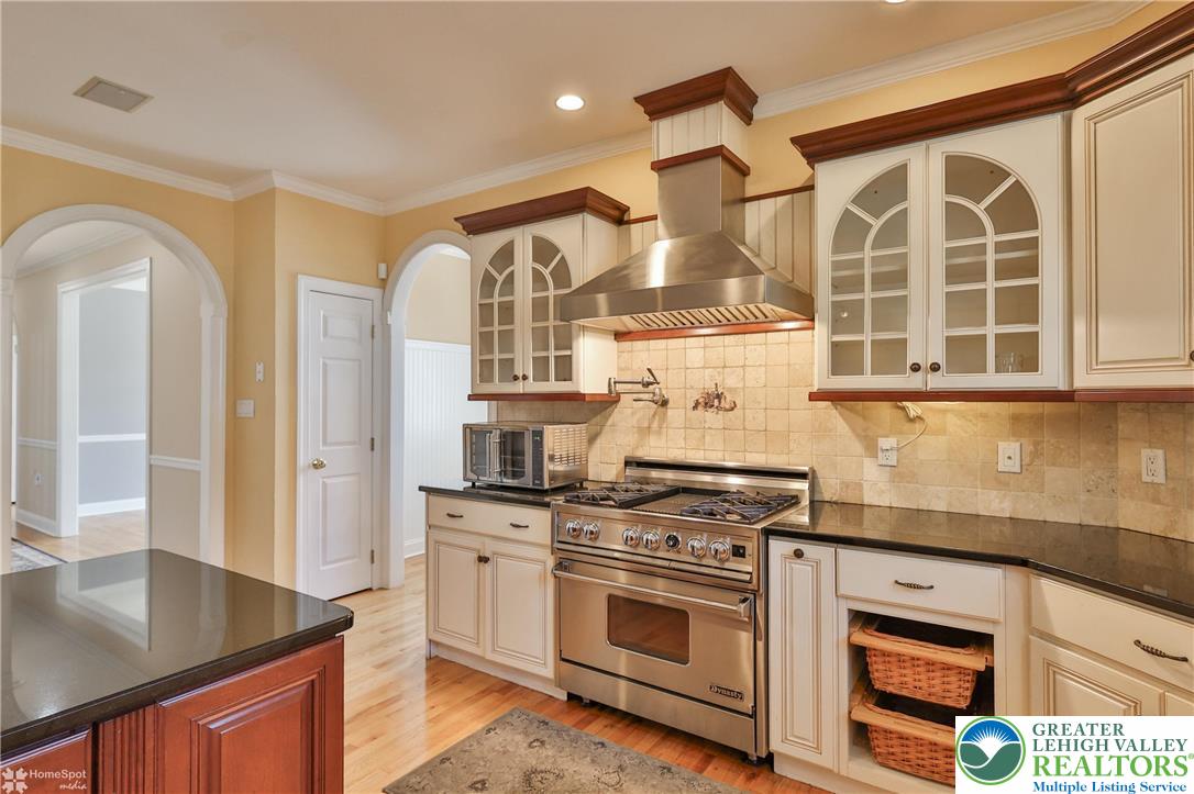 Palmer Twp, Pennsylvania, 18045, United States, 4 Bedrooms Bedrooms, ,4 BathroomsBathrooms,Residential,For Sale,1898728