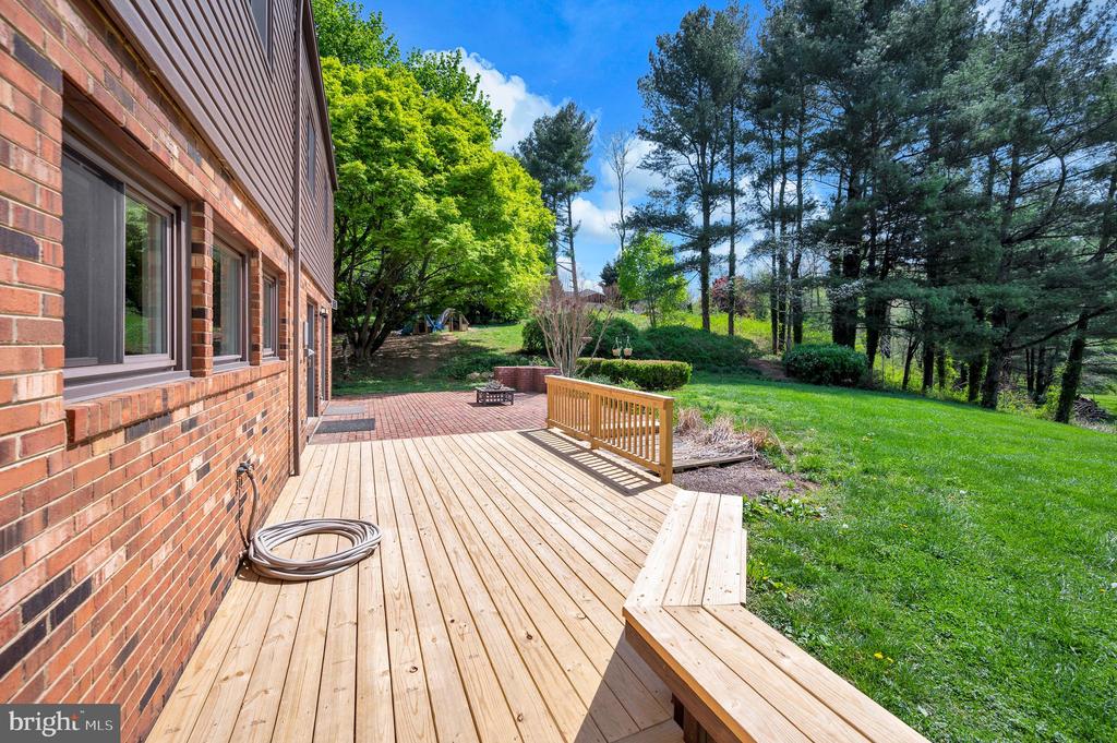 Linden, Virginia, 22642, United States, 5 Bedrooms Bedrooms, ,4 BathroomsBathrooms,Residential,For Sale,2037897