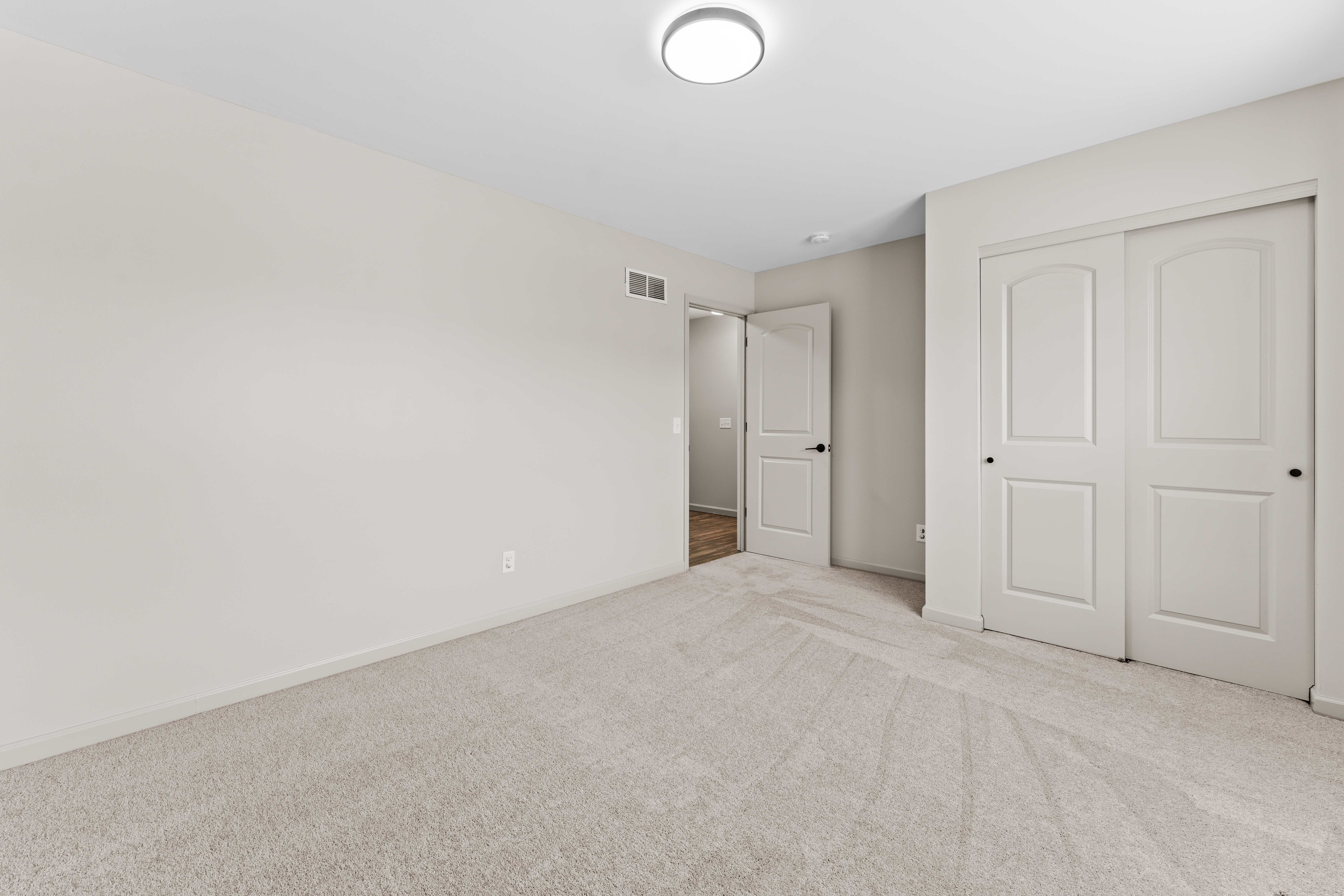  Charming Modern Ranch with Energy Efficiency and Endless Potential - 物件實景