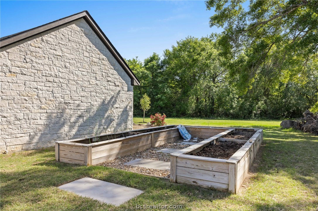 Iola, Texas, 77861, United States, 4 Bedrooms Bedrooms, ,5 BathroomsBathrooms,Residential,For Sale,2026143