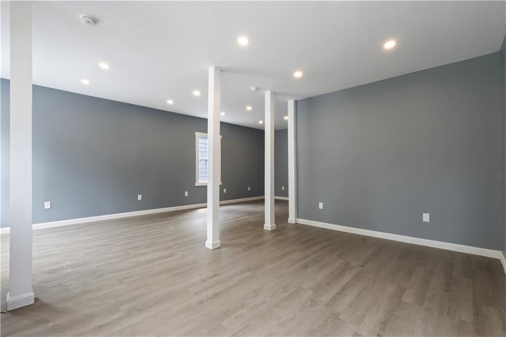 Warwick, Rhode Island, 02886, United States, 4 Bedrooms Bedrooms, ,3 BathroomsBathrooms,Residential,For Sale,2005467