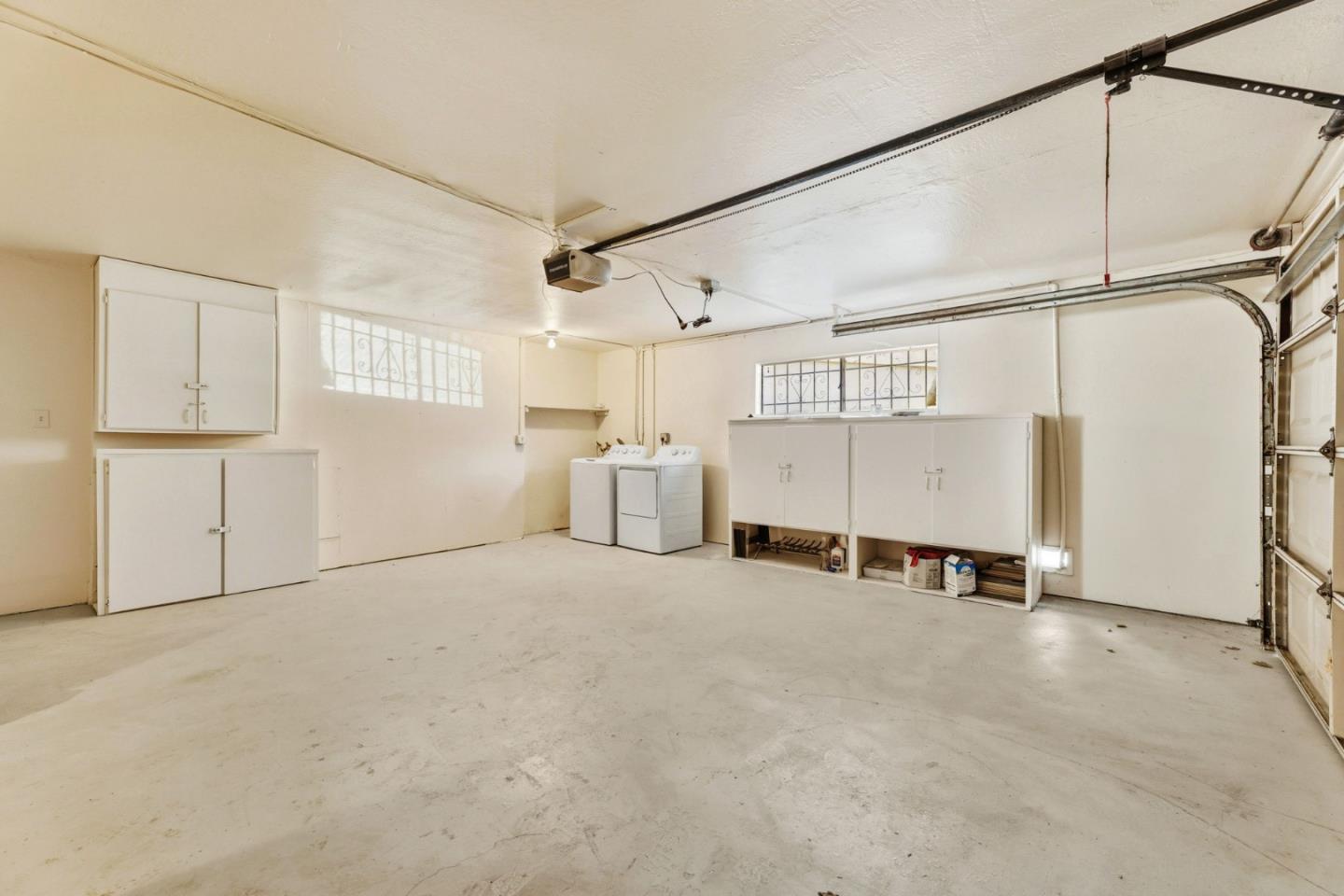 Oakland, California, 94610, United States, 4 Bedrooms Bedrooms, ,4 BathroomsBathrooms,Residential,For Sale,1987505