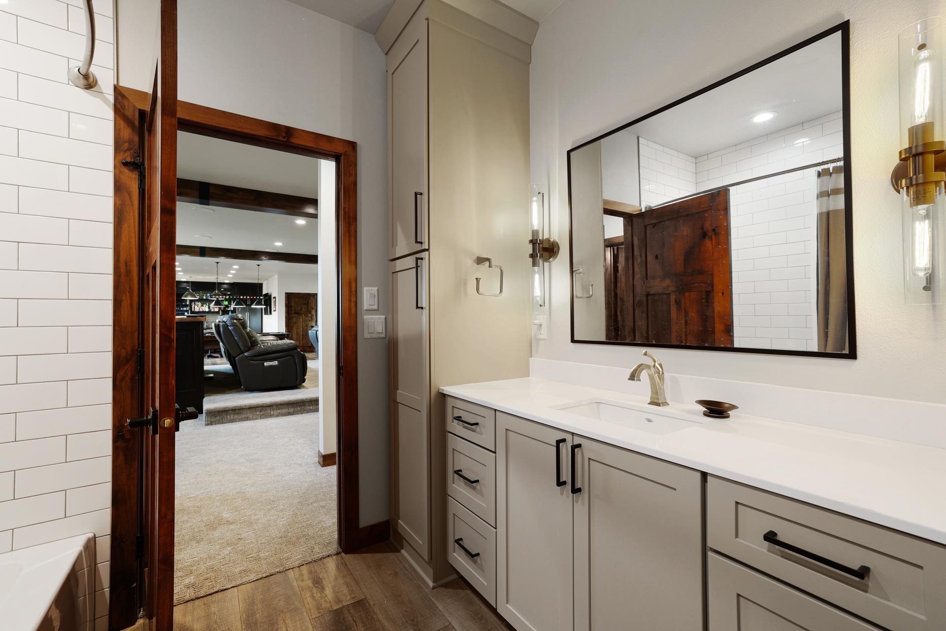 Garrison, North Dakota, 58540, United States, 4 Bedrooms Bedrooms, ,3 BathroomsBathrooms,Residential,For Sale,1976160