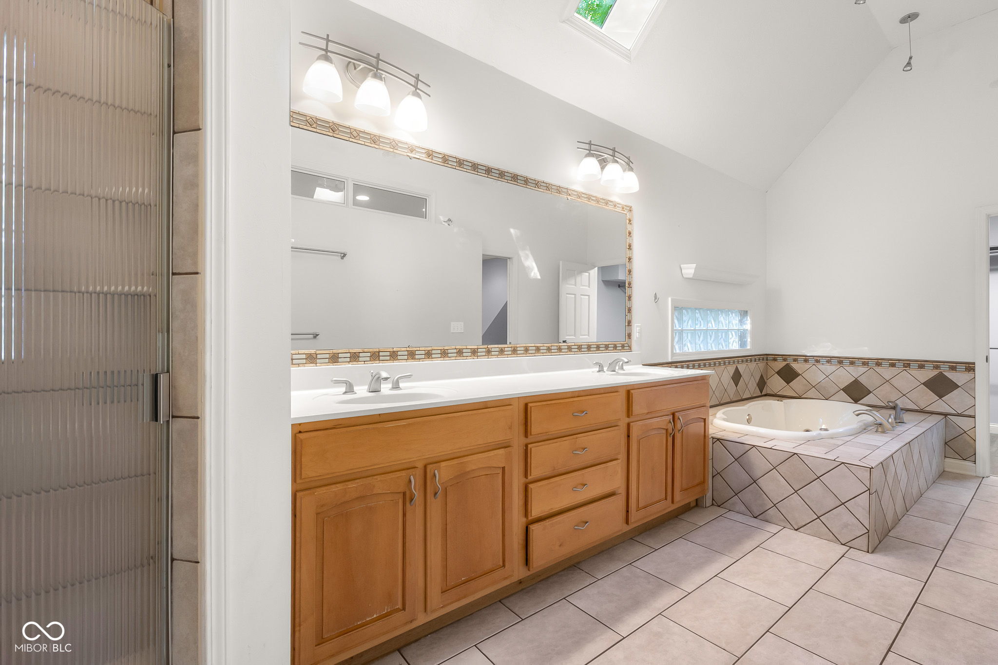 Columbus, Indiana, 47201, United States, 5 Bedrooms Bedrooms, ,6 BathroomsBathrooms,Residential,For Sale,1982008