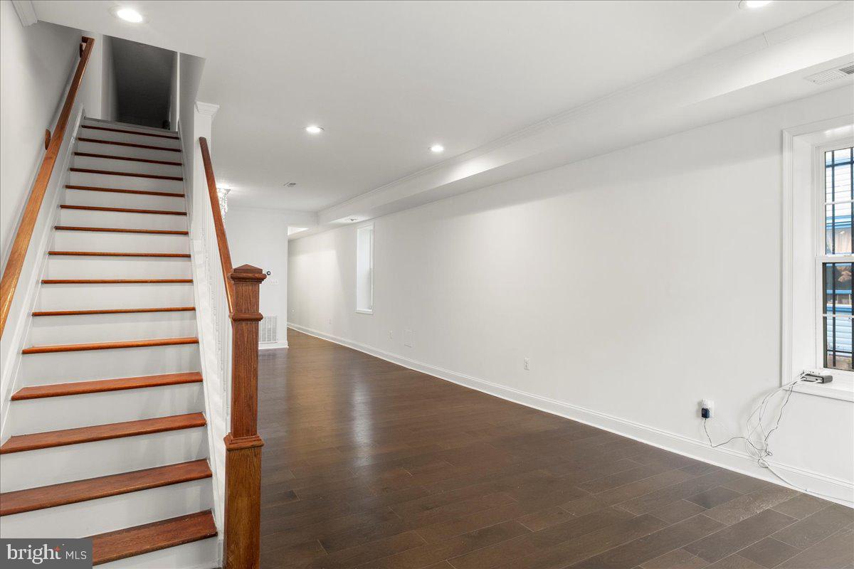 WASHINGTON, District of Columbia, 20020, United States, 3 Bedrooms Bedrooms, ,3 BathroomsBathrooms,Residential,For Sale,1975782