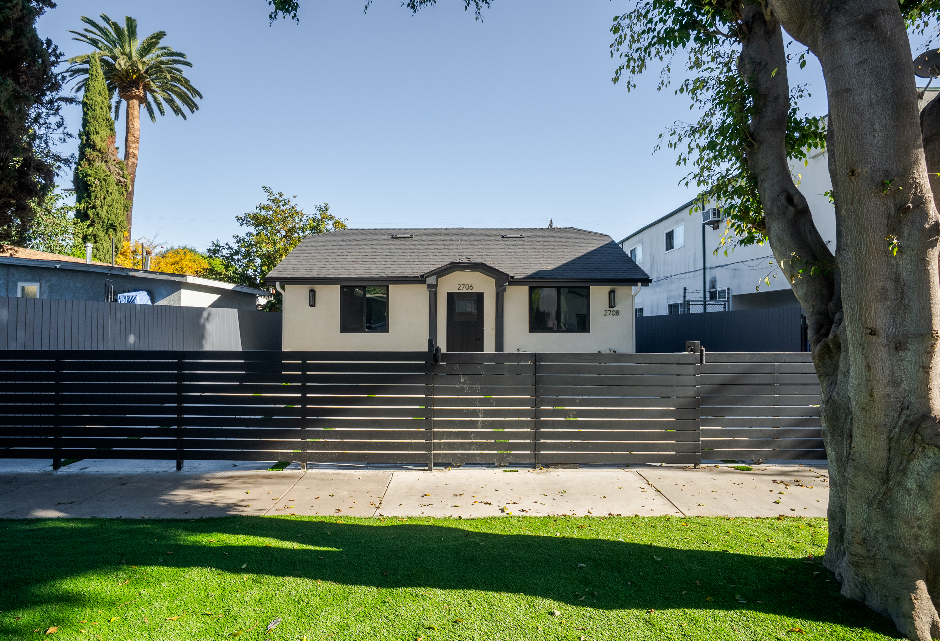  2706  S Cochran Ave - 物件實景