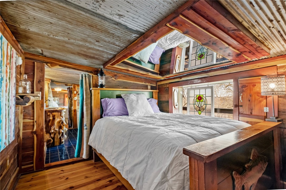 Eureka Springs, Arkansas, 72631, United States, ,Residential,For Sale,1837685