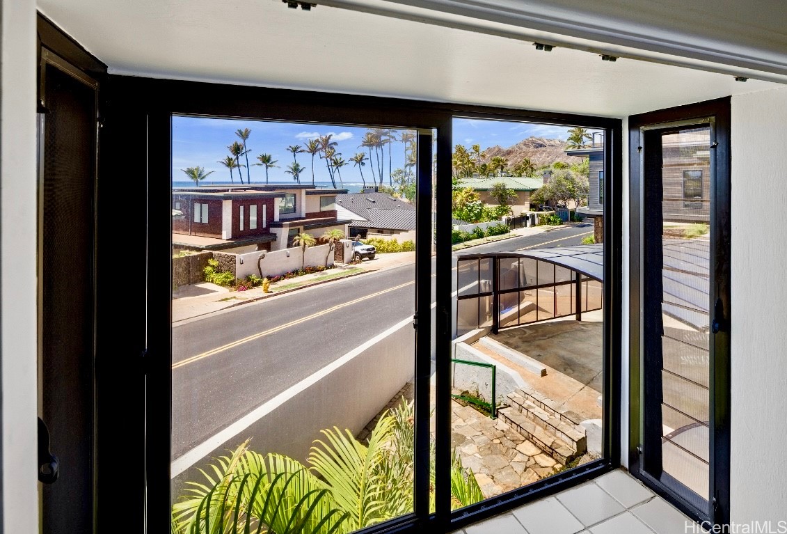 Honolulu, Hawaii, 96816, United States, 4 Bedrooms Bedrooms, ,3 BathroomsBathrooms,Residential,For Sale,1925969