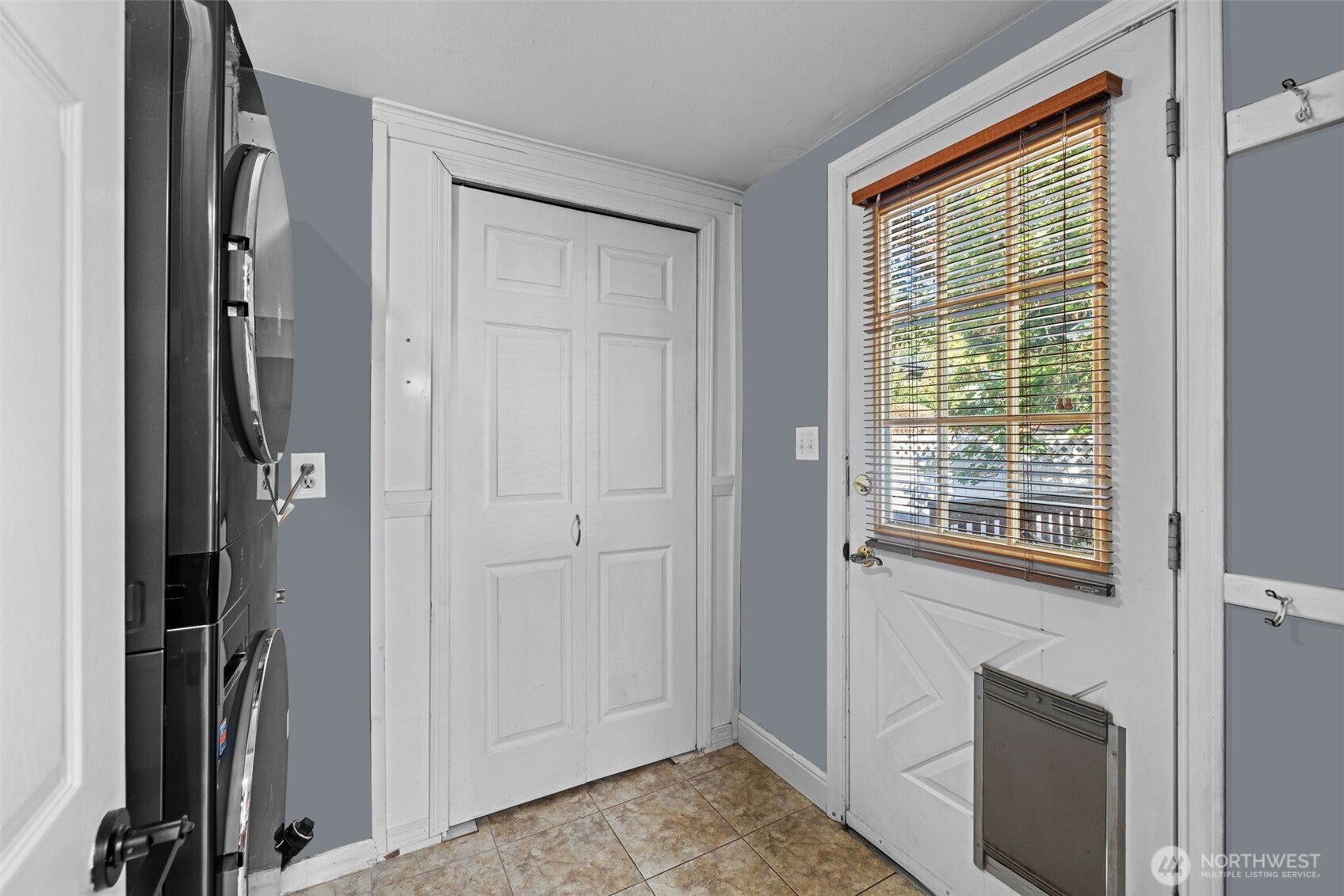 Shoreline, Washington, 98155, United States, 3 Bedrooms Bedrooms, ,1 BathroomBathrooms,Residential,For Sale,1984403