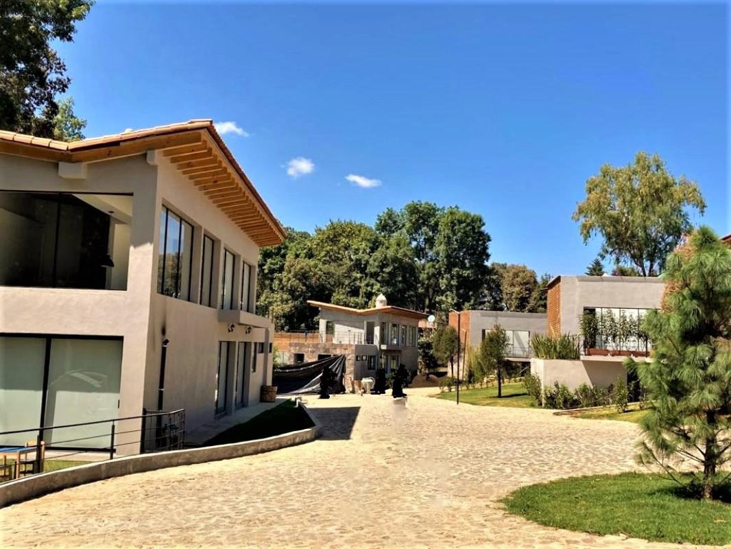 Valle de Bravo, Estado de México, 51200, Mexico, 3 Bedrooms Bedrooms, ,4 BathroomsBathrooms,Residential,For Sale,1739246