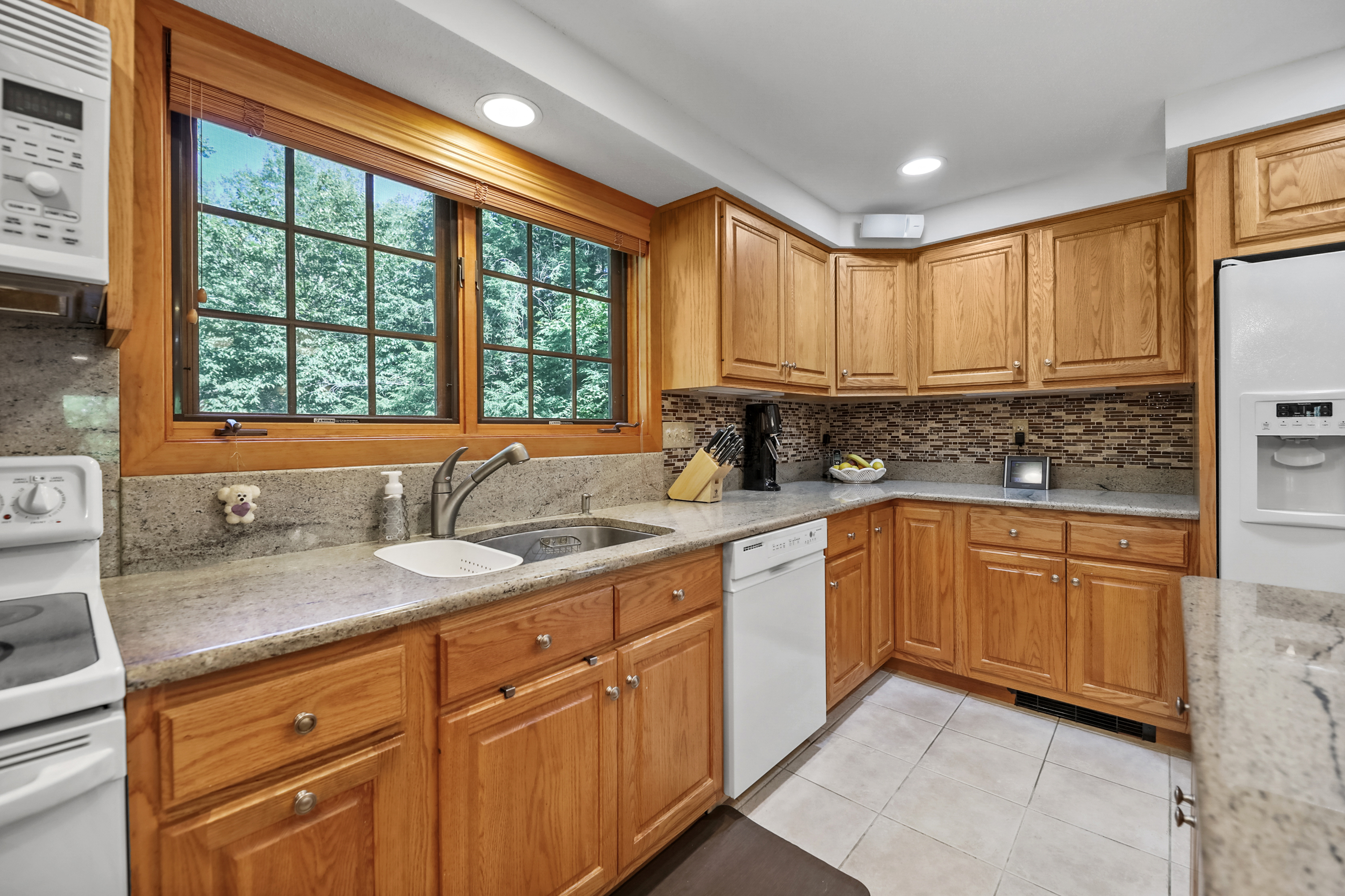  TRANQUIL LAKESIDE LIVING STEPS TO OTIS RESERVOIR - 物件實景