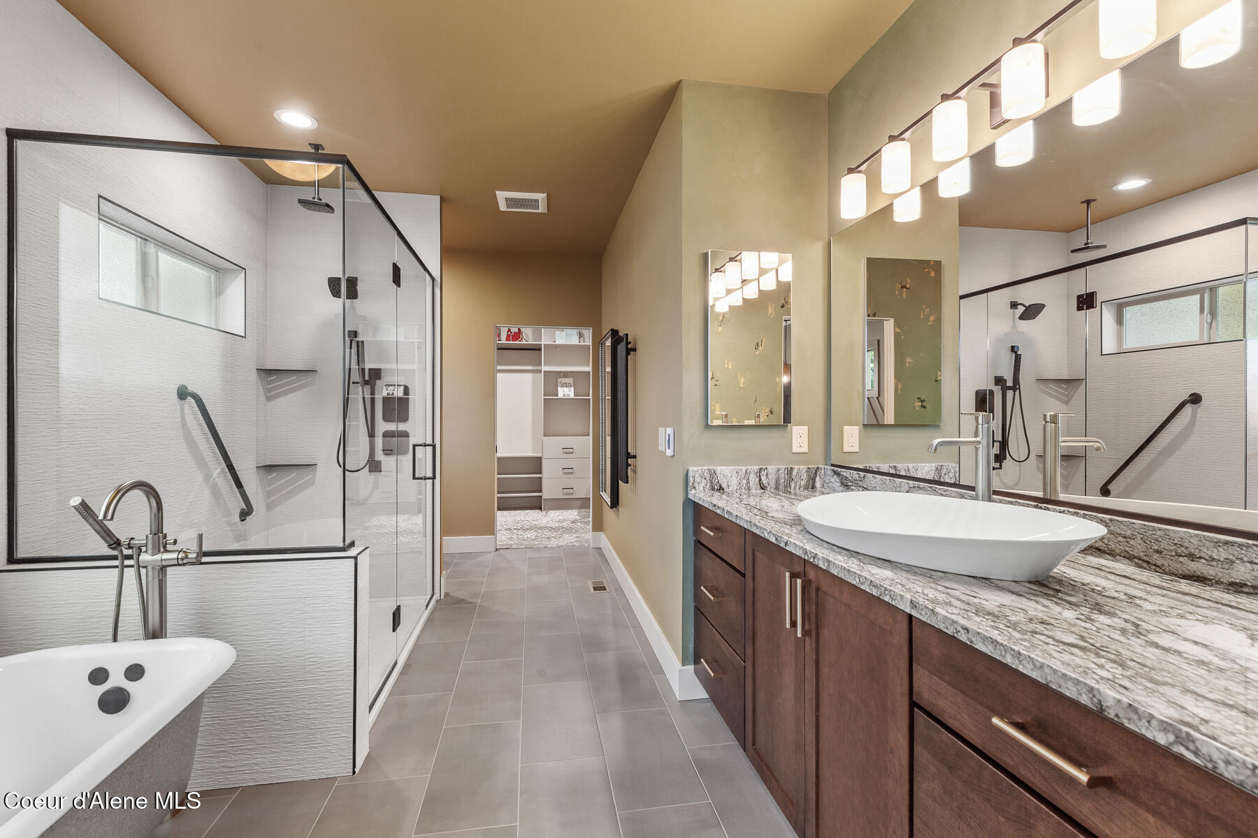 Coeur d'Alene, Idaho, 83814, United States, 4 Bedrooms Bedrooms, ,5 BathroomsBathrooms,Residential,For Sale,2037793