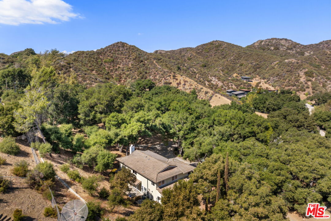 Calabasas, California, 91302, United States, 5 Bedrooms Bedrooms, ,4 BathroomsBathrooms,Residential,For Sale,1911513