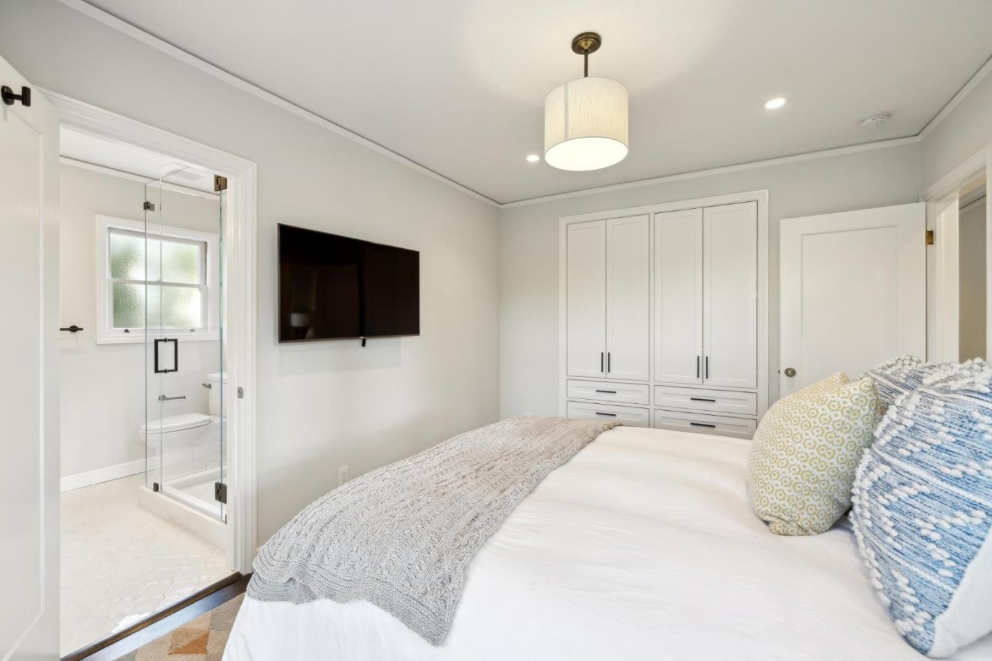 Menlo Park, California, 94025, United States, 4 Bedrooms Bedrooms, ,3 BathroomsBathrooms,Residential,For Sale,1901021