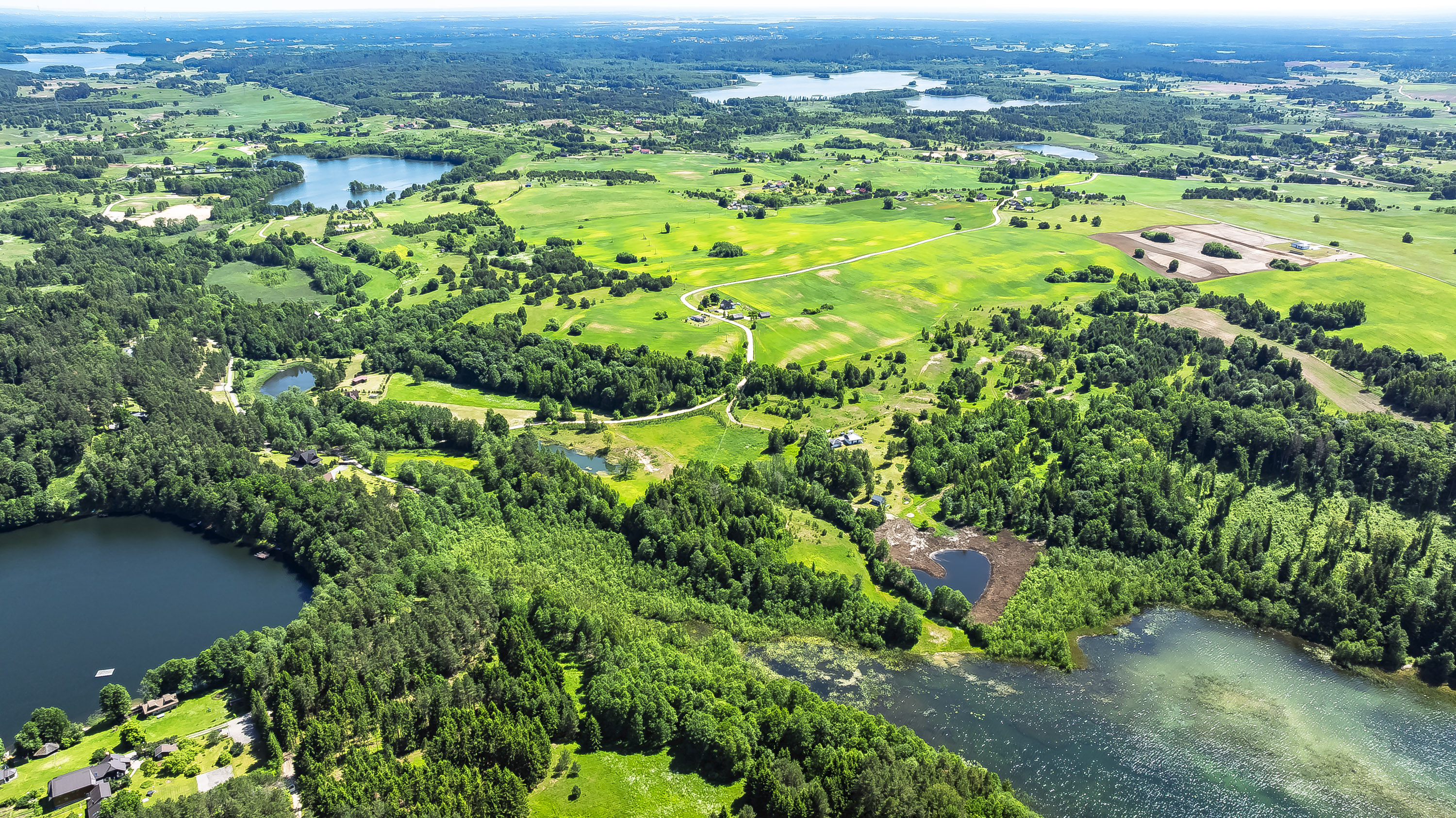  Spacious land plot in a picturesque location by the lake - 物件實景