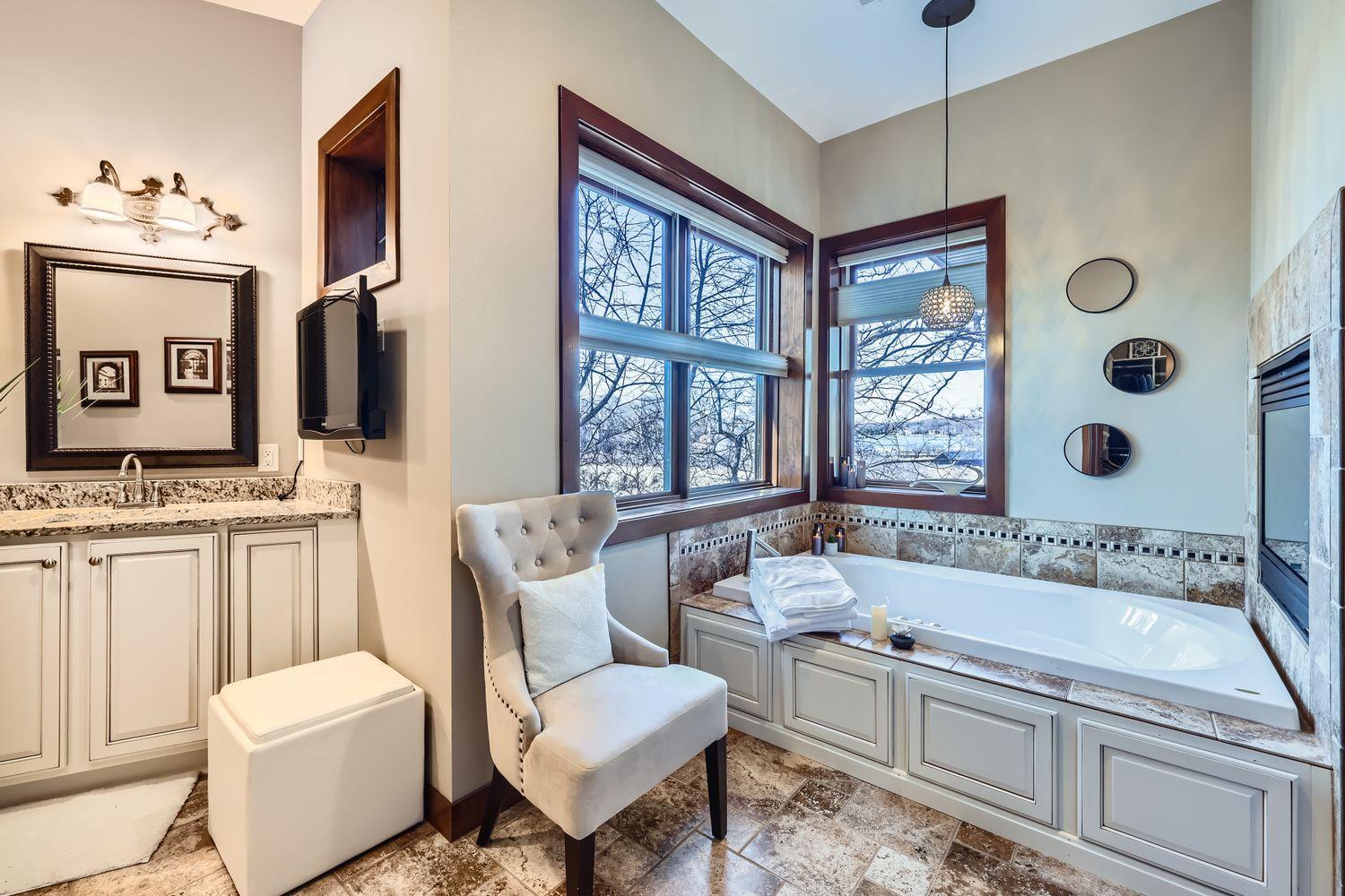 Deephaven, Minnesota, 55331, United States, 5 Bedrooms Bedrooms, ,5 BathroomsBathrooms,Residential,For Sale,1998829