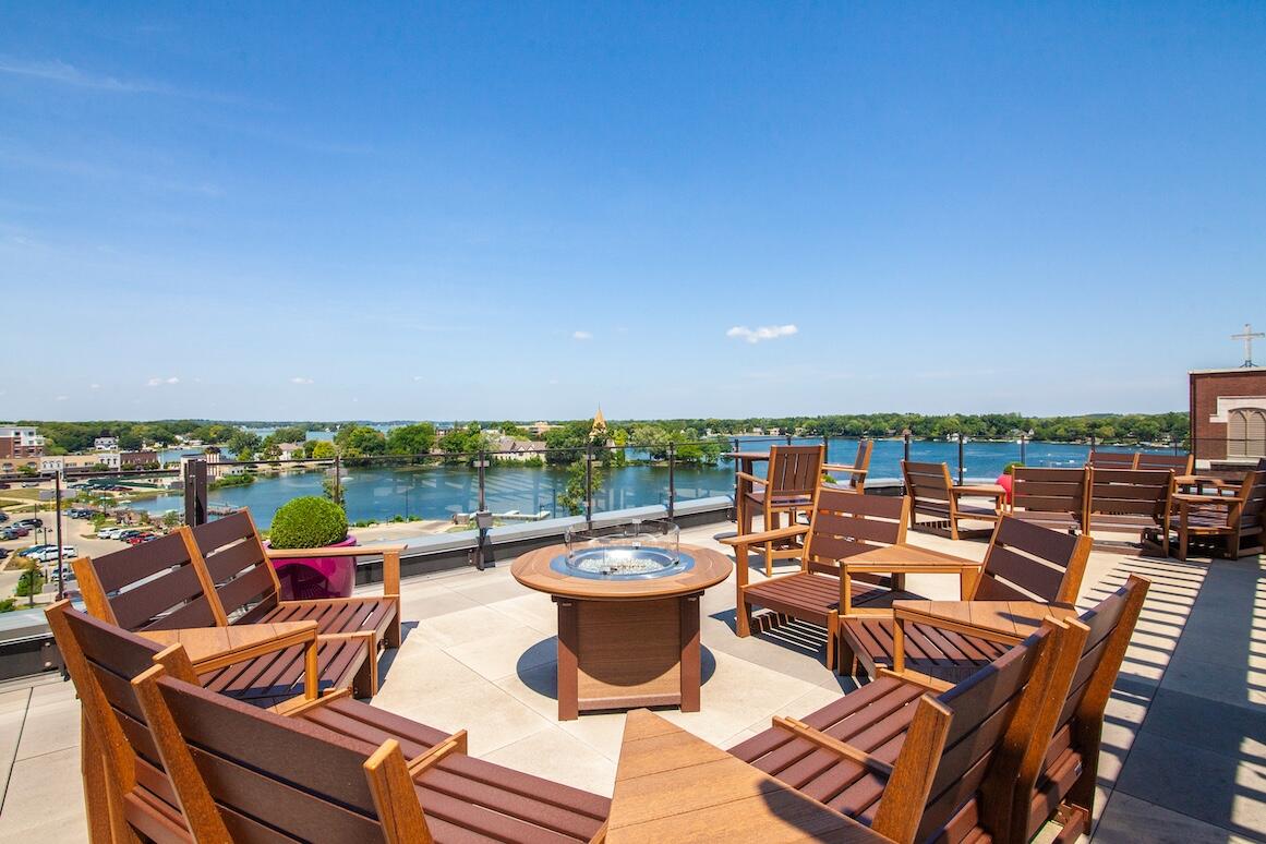 Oconomowoc, Wisconsin, 53066, United States, 1 Bedroom Bedrooms, ,2 BathroomsBathrooms,Residential,For Sale,1819550